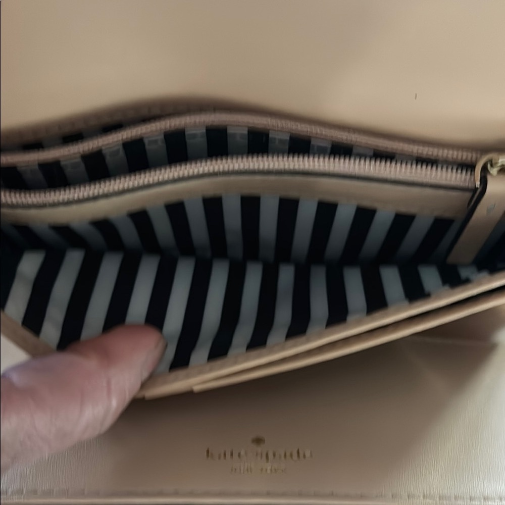 NWOT Kate Spade Stacy Southport Avenue buttermilk black leather wallet - Picture 7 of 7